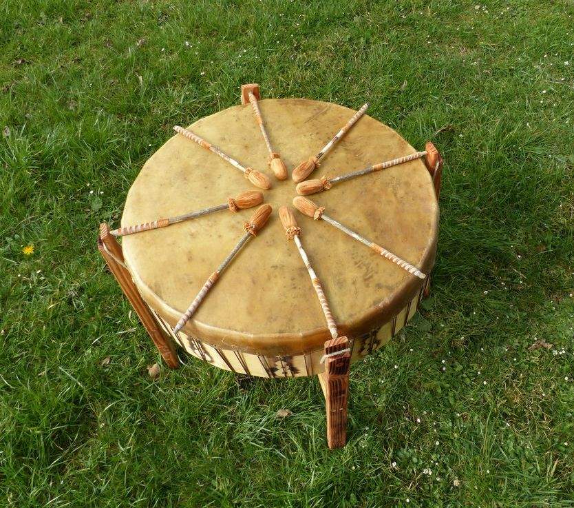 gros tambour cerf 90 cm avec mailloches - Les tambours de Jadhyane