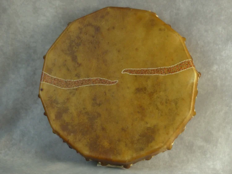 Tambour chamanique en peau de cerf - cadre en bois de peuplier - 35cm-ref 1167